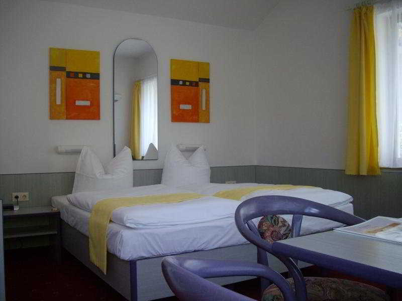 Port Inn Hotel Eichwalde Bagian luar foto