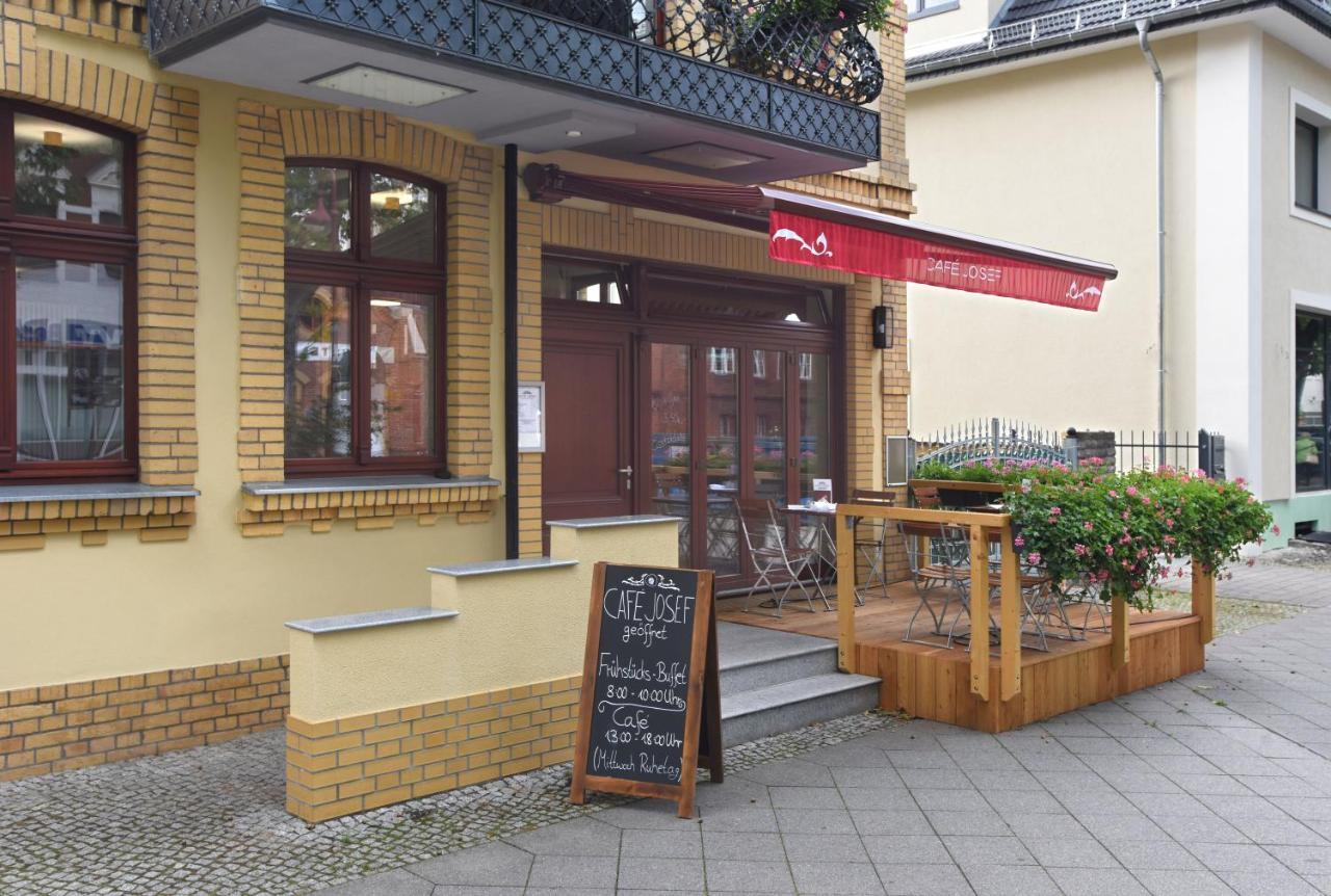 Port Inn Hotel Eichwalde Bagian luar foto